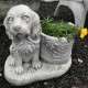 Kis kutya szobor virágtartóval
