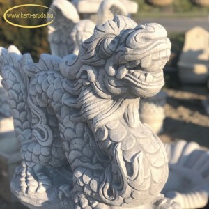 S&aacute;rk&aacute;ny szobor