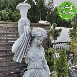 Mona v&iacute;zhord&oacute; nő szobor 180cm 