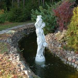 Kétkorsós nő nagy kerti szobor 