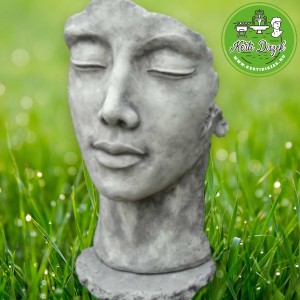 Modern szobor női arc