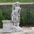 Vir&aacute;gtart&oacute; n&ouml;i szobor