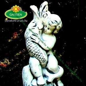 Halat &ouml;lelő fi&uacute; v&iacute;zk&ouml;pő figura