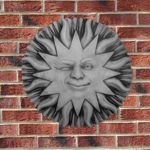 K&uuml;l&ouml;nleges fali k&eacute;p k&uuml;lt&eacute;ri kacsint&oacute;s nap 