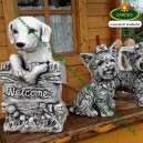 Üdvözlő kutya szobor Welcome